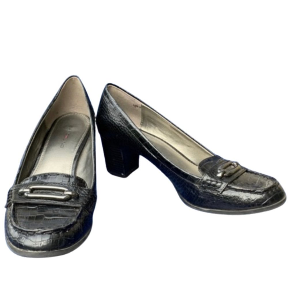 Bandolino Black Snake Skin Heeled Loafer (Sz: 8.5)
